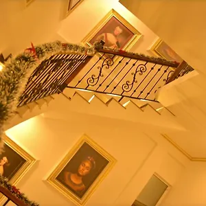 4* Отель New Queen's Palace
