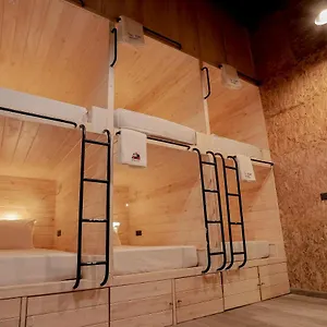 Tuk Tuk Hostal